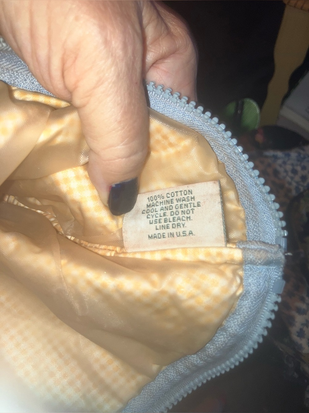 Vera Bradley extra large cosmetic in original pattern PASTEL BLUE. EUC - Picture 5 of 6
